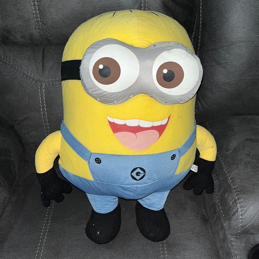 Despicable me big minion plush toy